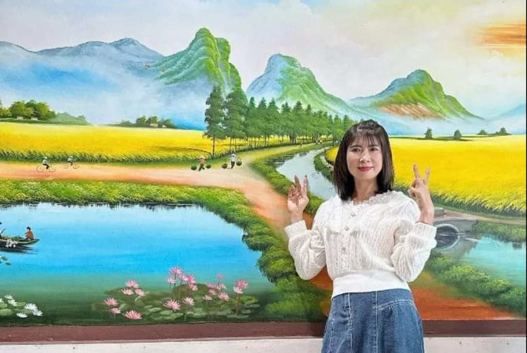 Trái tim Blouse trắng của Tóc Nâu Họa Mi