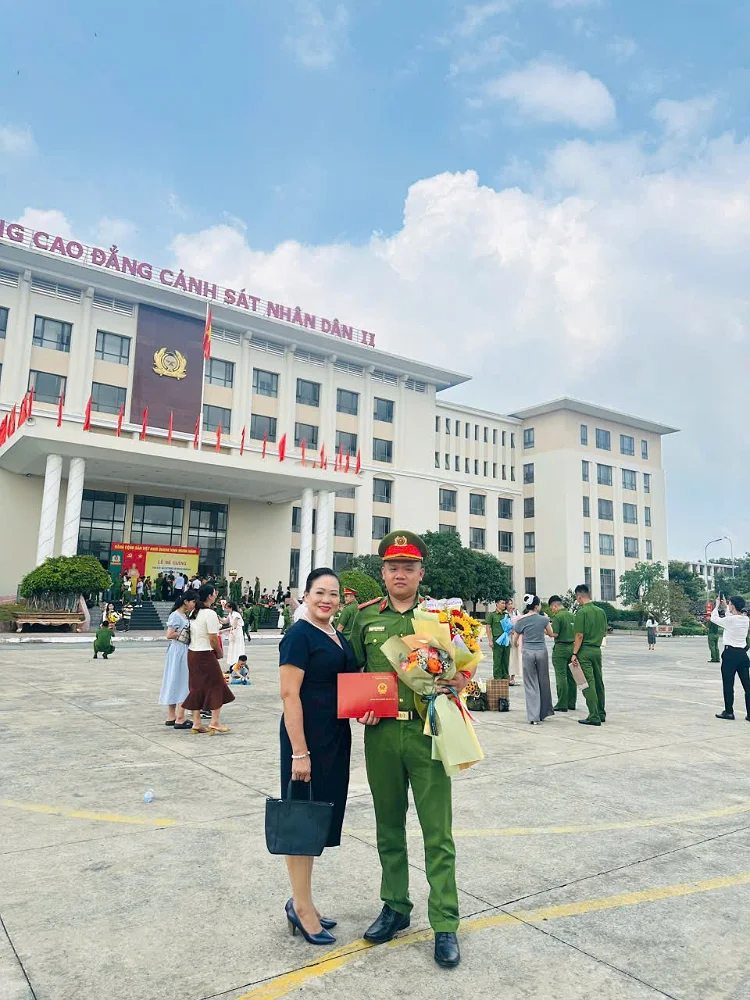 Theo bước chân con – Thơ Nhân Tâm