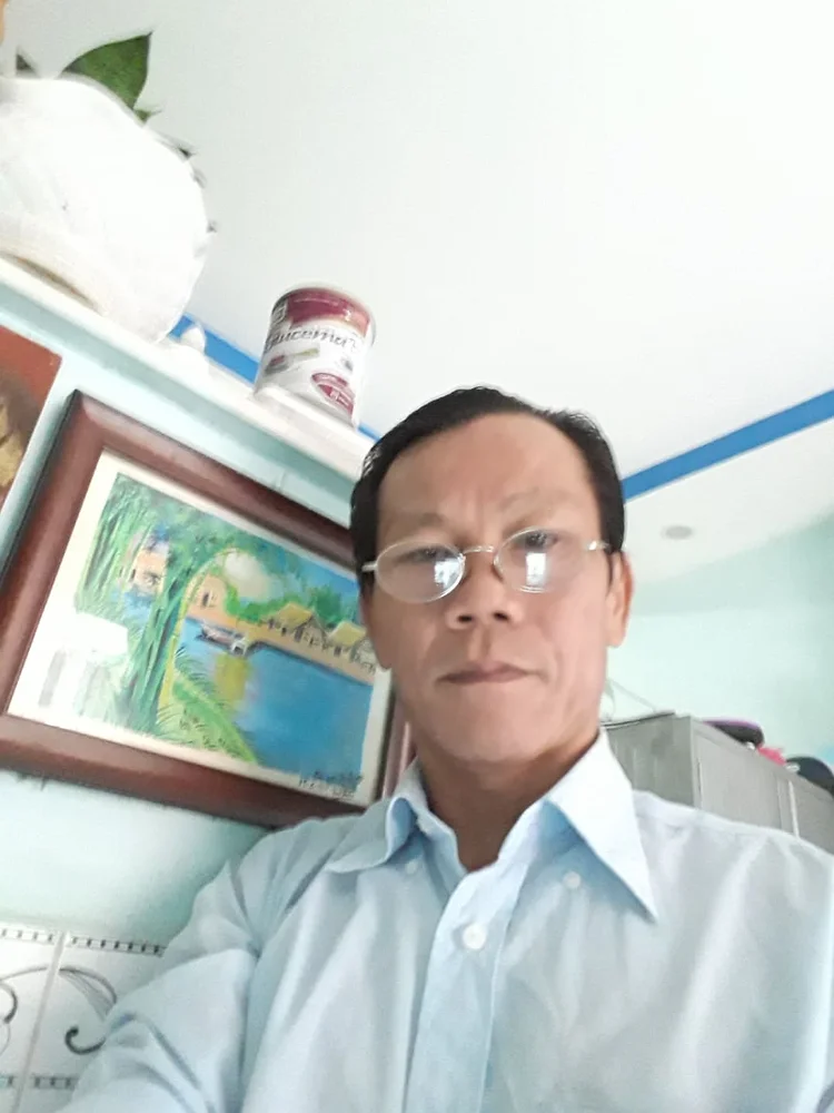 “Nhớ Hạ” – Một cánh phượng rơi giữa miền ký ức