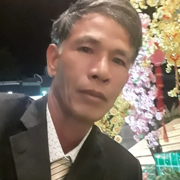 Tôn vinh Áo dài Phụ nữ Việt Nam – Thơ Nguyễn Văn Thiết